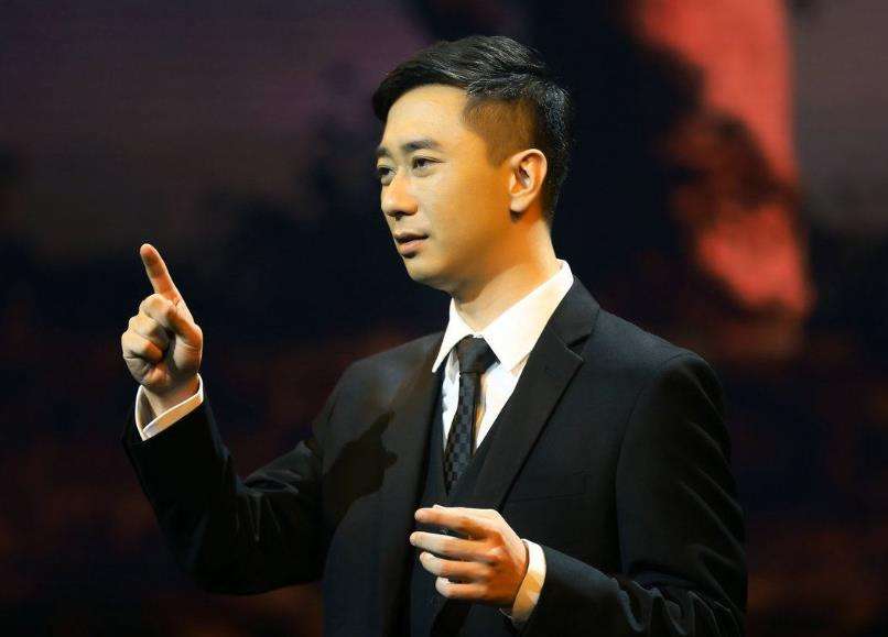 王自健台上演哭章子怡，曾被老婆扇上百耳光，