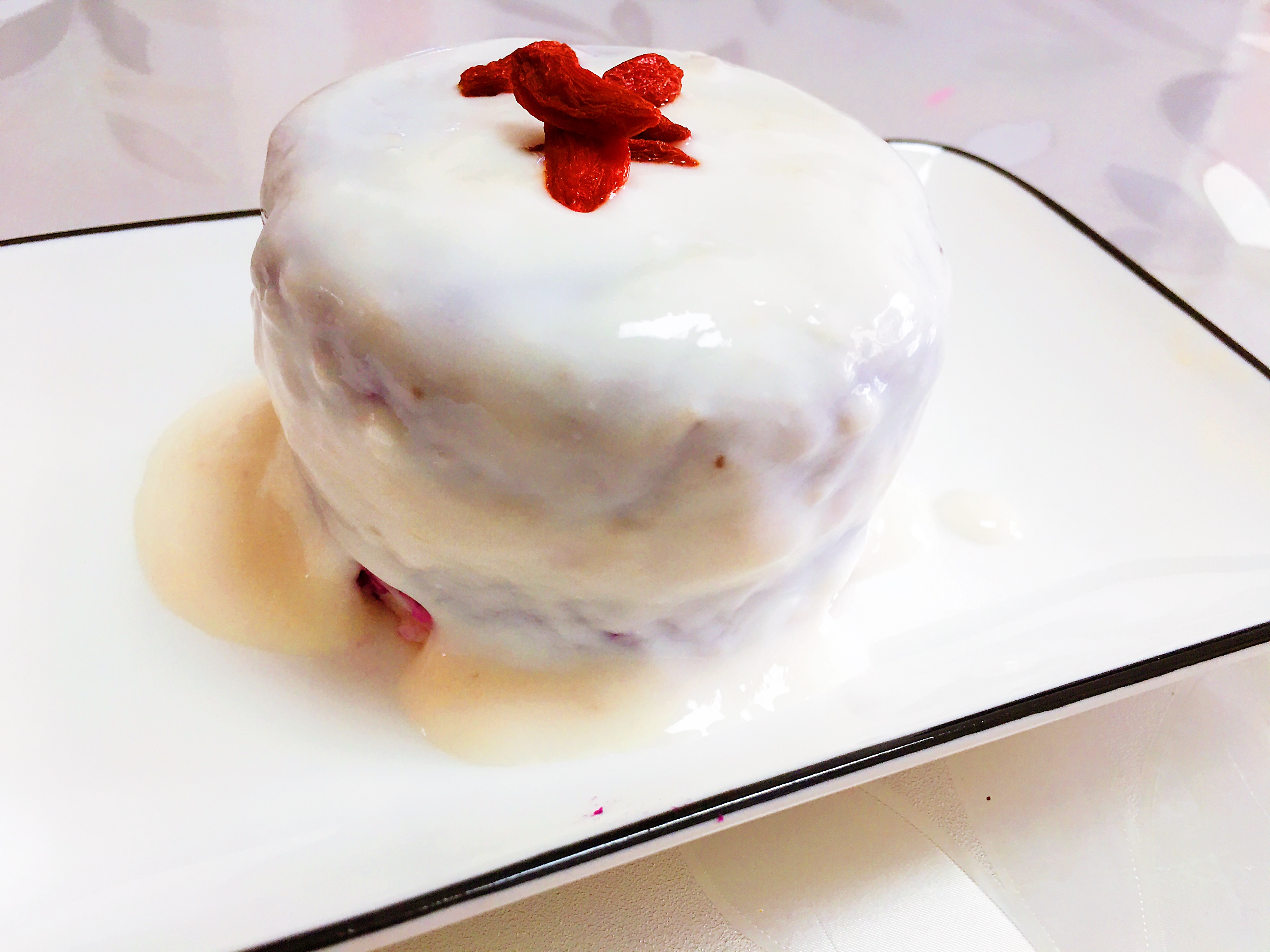 Yoghurt small cake, be good at lienal raise colour, the perfect combination of yam violet potato, do not bake not the cake of decoct