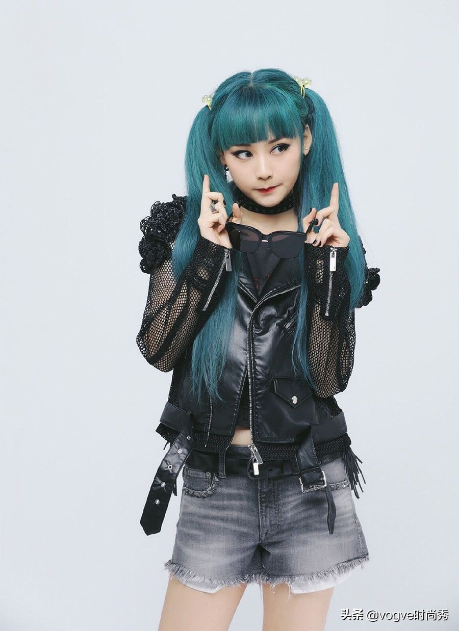 赘婿：“陆红提”现代装造型曝光，原来是《唐探2》里的蓝发萝莉