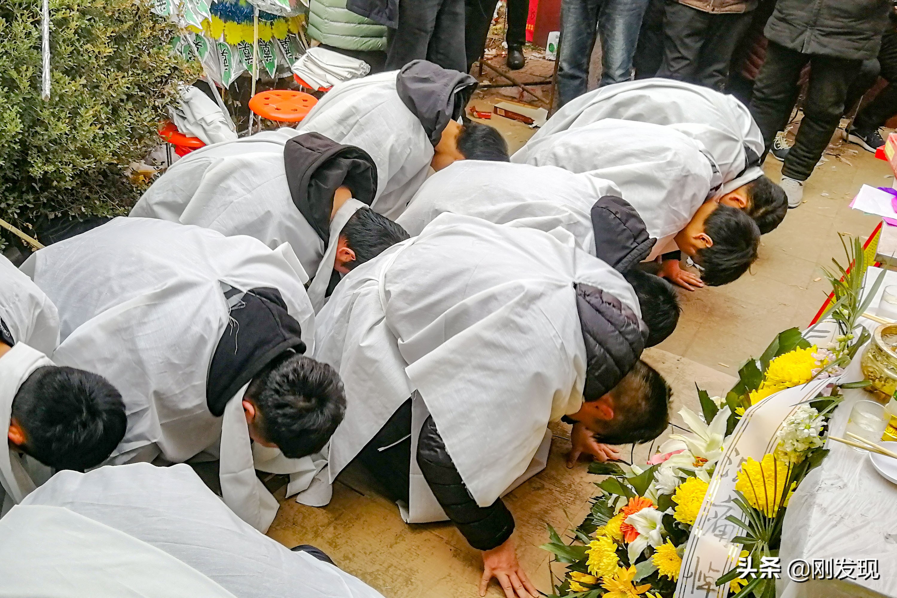 农村办丧事真实图片空棺材出丧