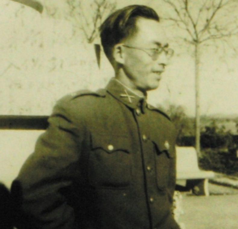 《潜伏》余则成原型之一，49年被俘报出暗语，组织下令：送往北平