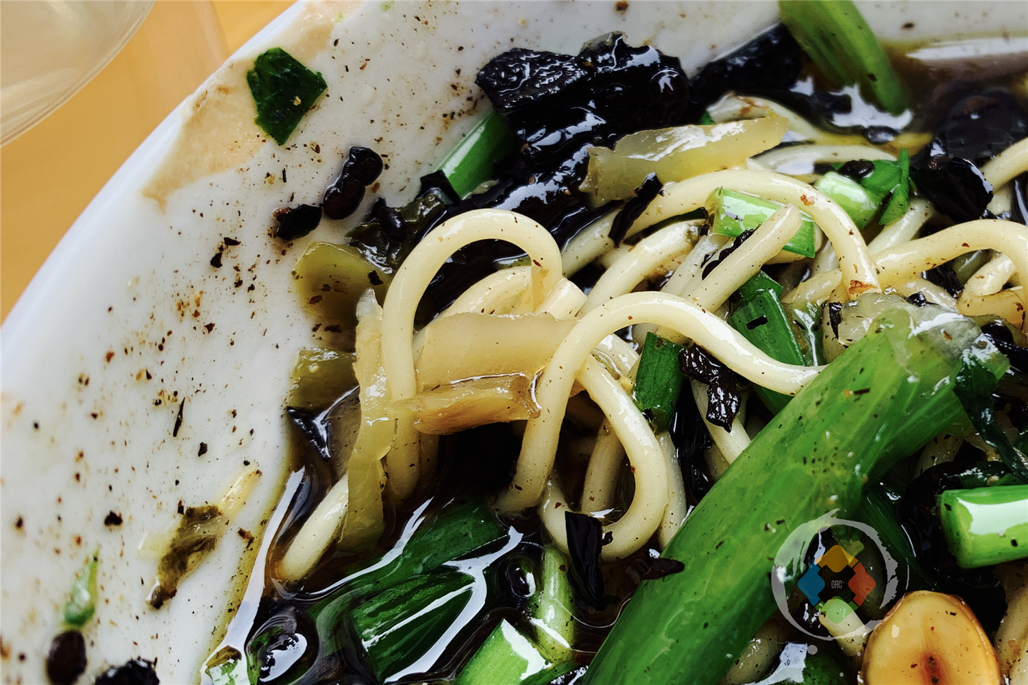 糊辣壳来自重庆丰都？一碗黑乎乎的小面，却是满满的家乡味道