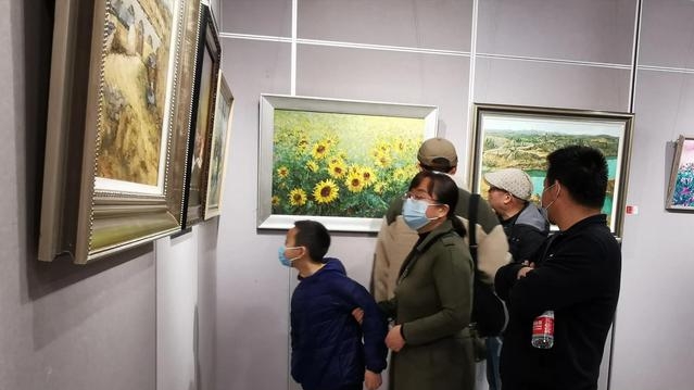 喜迎建党百周年 百幅精品油画展在西安举行