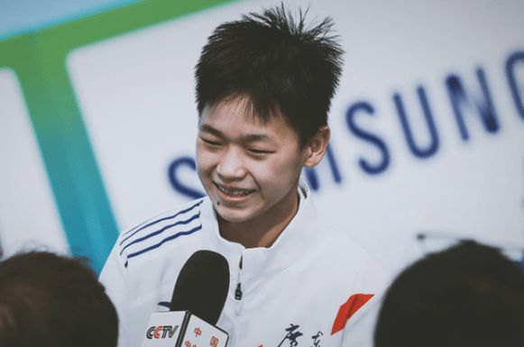 全红婵回湛江行程曝光！先回母校看望恩师，全家离村到市区过中秋