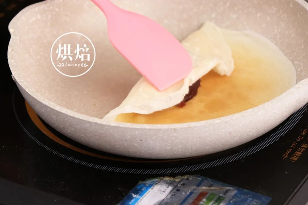 不蒸不烤 糯米糊一煎一包 三分钟一块 撒黄豆粉 香糯绵软 巨好吃