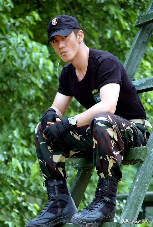 油头粉面就不要演军人了!让这13位男星告诉你,