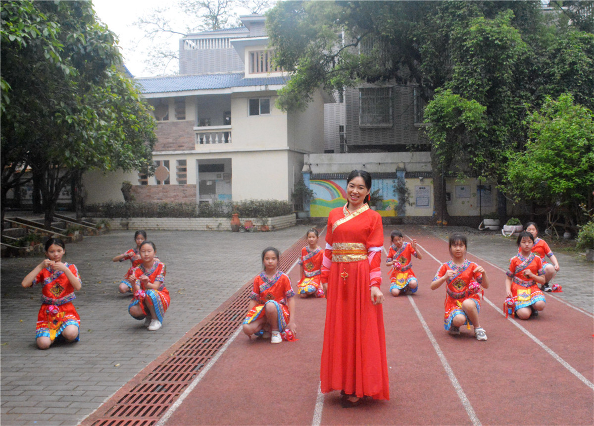 秀峰区桥头小学开展民族团结一家亲文明活动(图12)