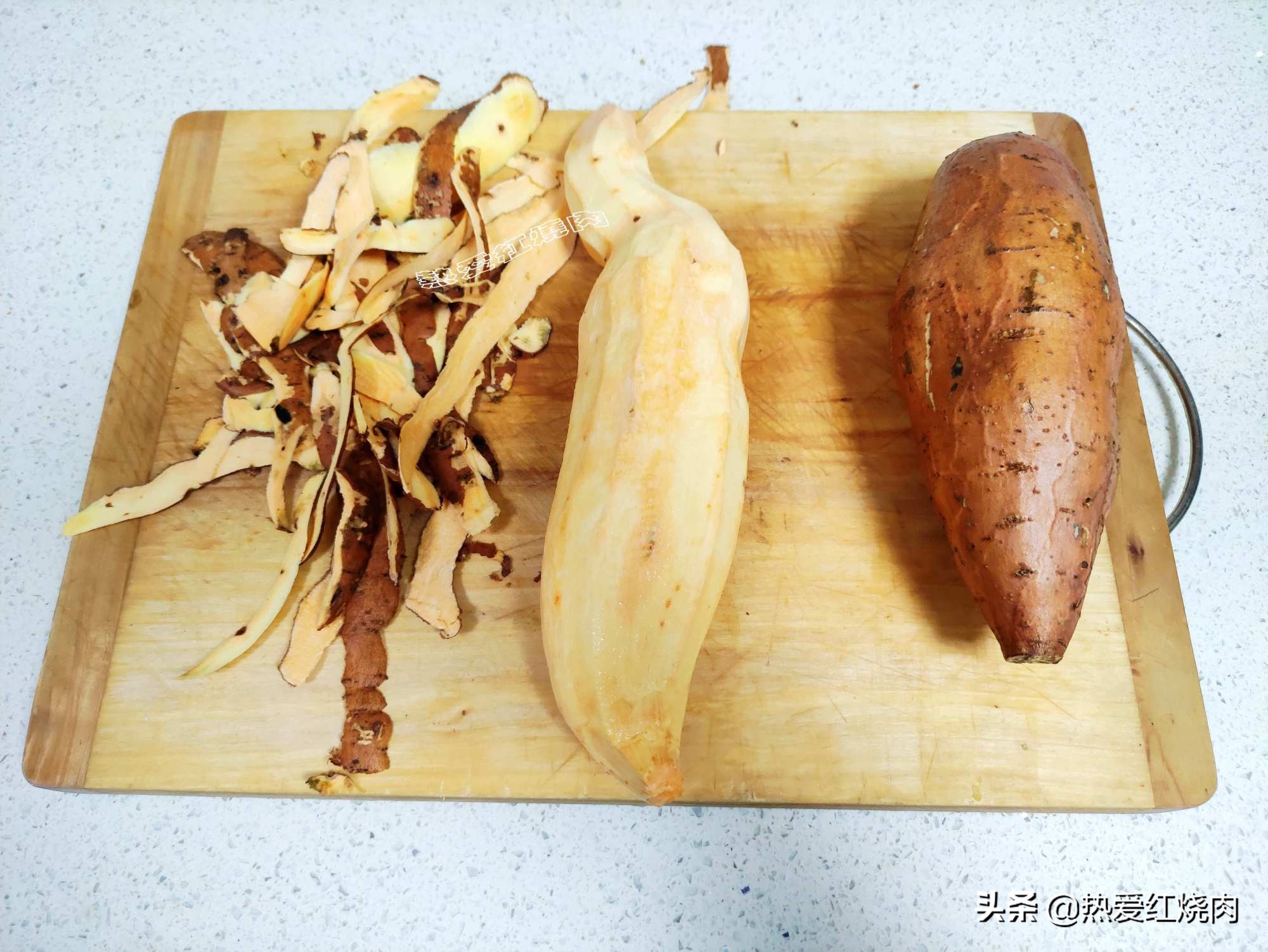 红薯的这个做法你一定要试试，又甜又脆嚼着咯吱吱，非油炸更健康