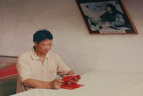 红色之旅延安朝圣 倍感幸福生活来之不易  红色基因代代相传