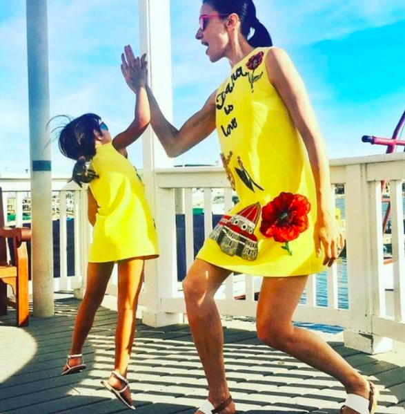 吴彦祖优良基因没浪费！混血女儿美得惊艳，7岁大长腿瞩目似超模