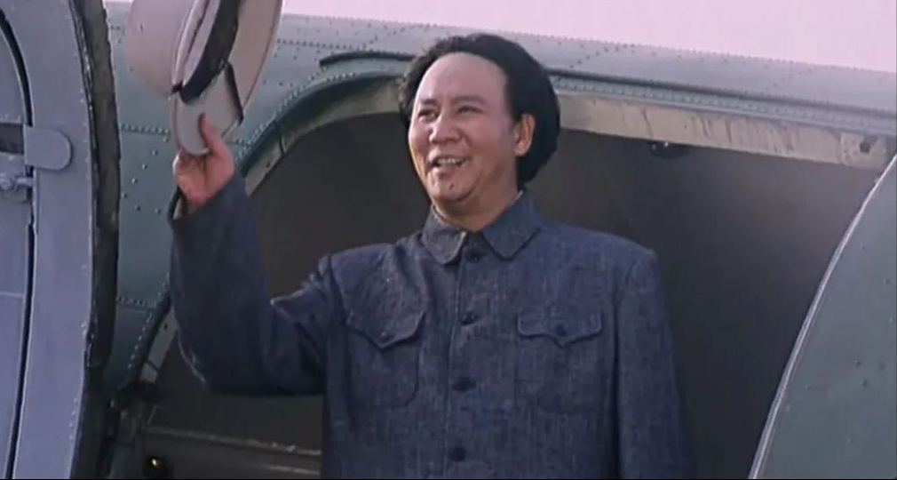 同样是演毛泽东主席，唐国强版与古月版，差别在哪？