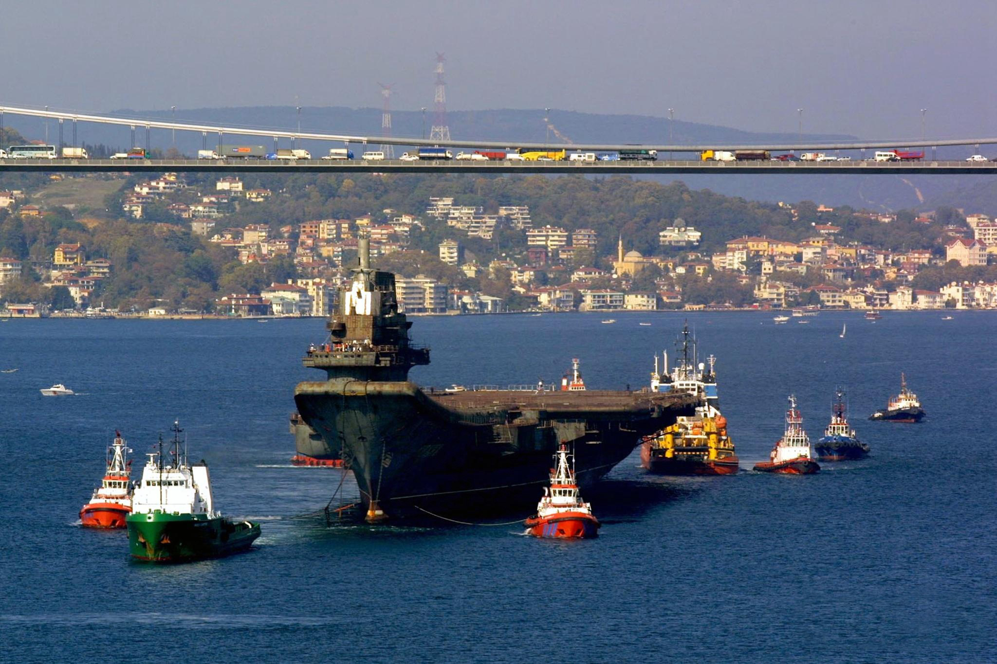 辽宁舰回国的坎坷之路：土耳其勒索10亿美元，这钱我们给了么？