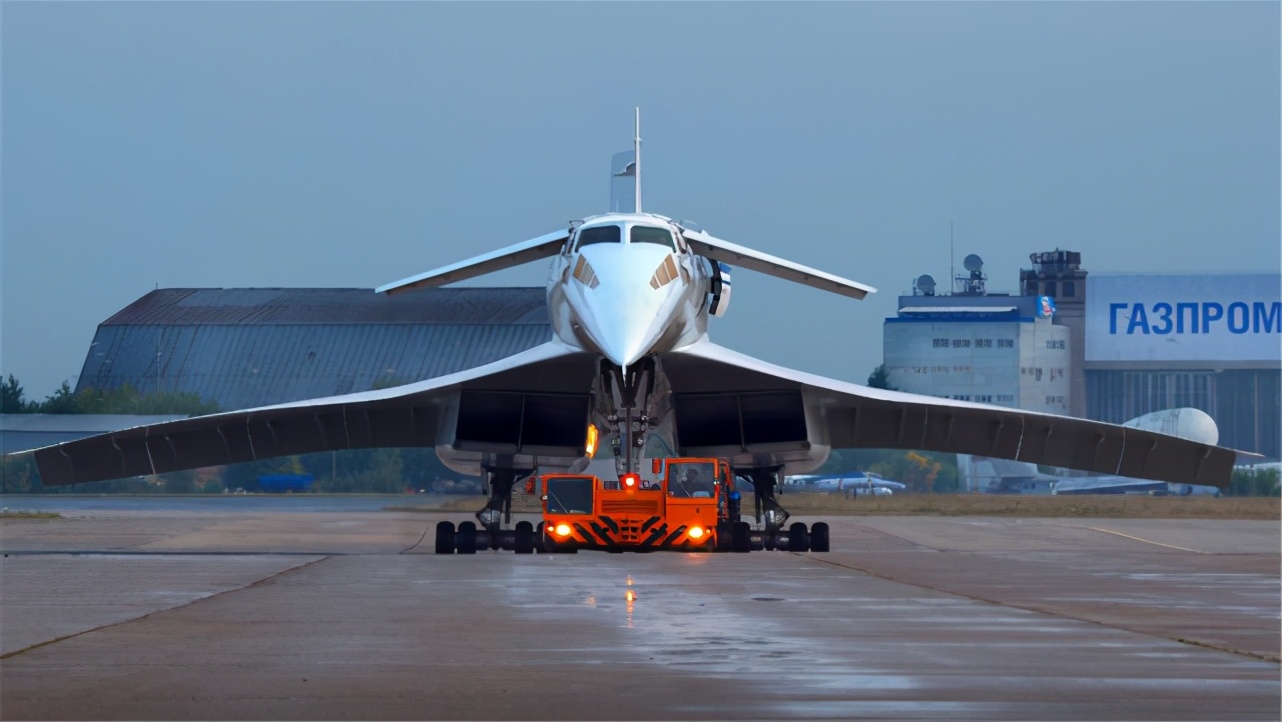 当年乌克兰宁愿当废铁卖掉，也不给中国的图160，如今已毫无价值