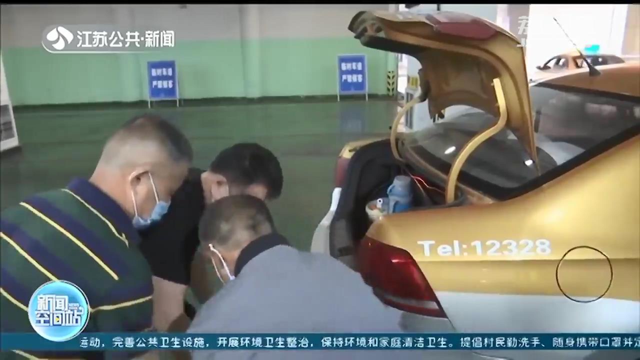 “拎箱式”服务 无锡出租接站服务迎新标准