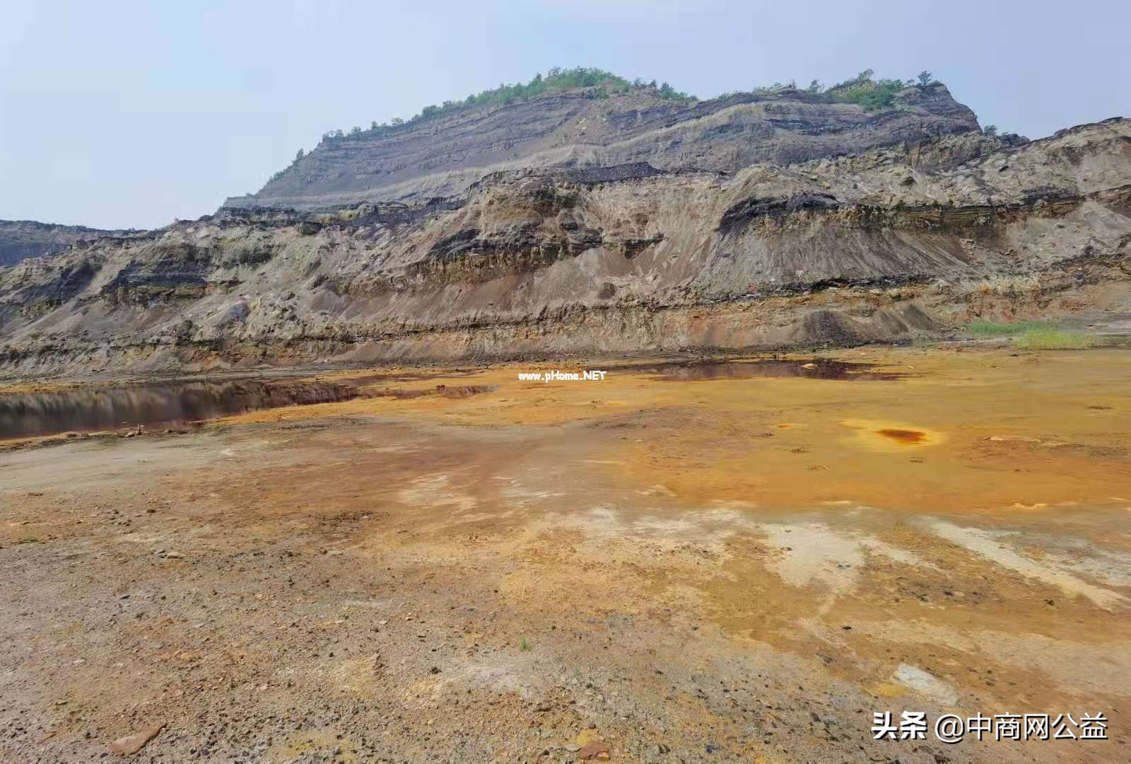 山西阳泉小沟废弃煤矿惊现强酸湖