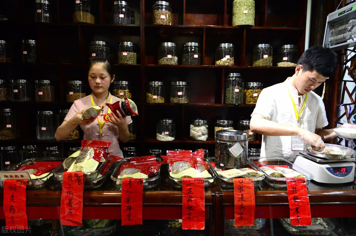 河南男人开中医保健馆，用别人的生意来引流，年赚200万，真厉害