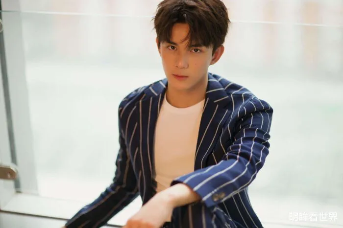 身高和样貌严重违和的明星：刘昊然竟然一米八