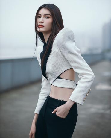 Yang Zi ＆ plum now again fit! Modelling of red carpet of 10 female stars gives birth to graph Vs essence to repair