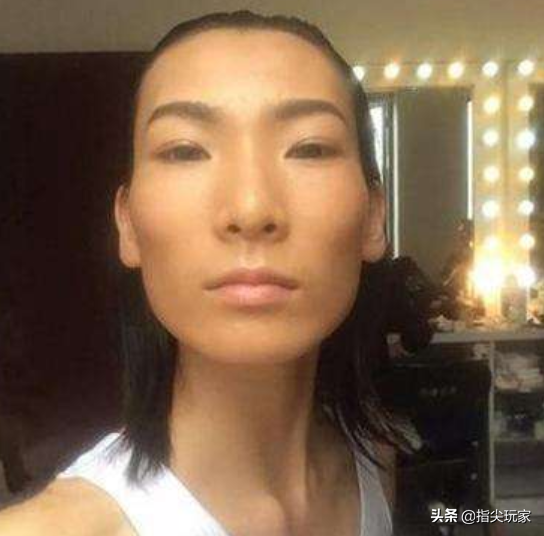 她长得像男人，出道9年不温不火，后因《小女花不弃》走红