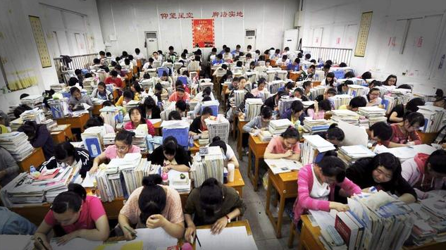 17年前盗高考试卷，导致国家被迫使用备用卷的杨