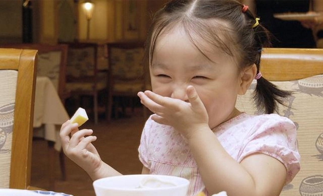 李玫瑾教授坦言：纠正孩子吃饭三大坏习惯，长大后会更有出息