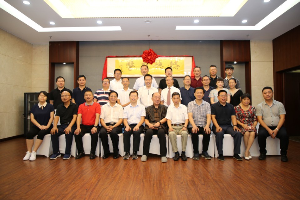 河南大学应邀赴郑州参加中医药传承创新专题座谈会