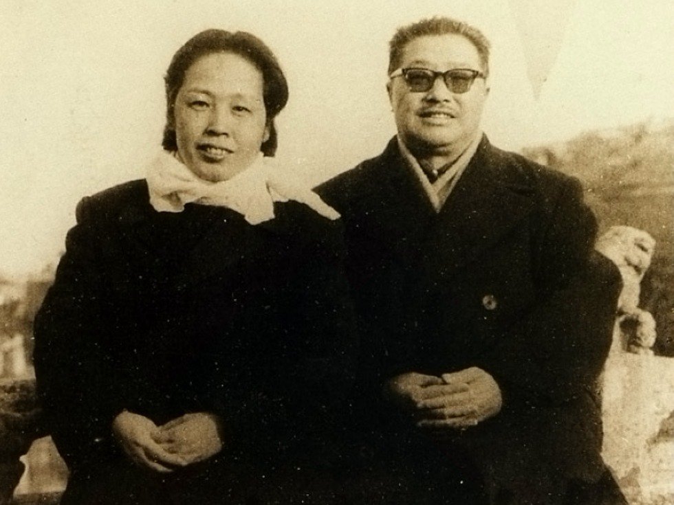 贺龙夫人薛明：26岁嫁46岁贺龙，53岁痛失所爱，