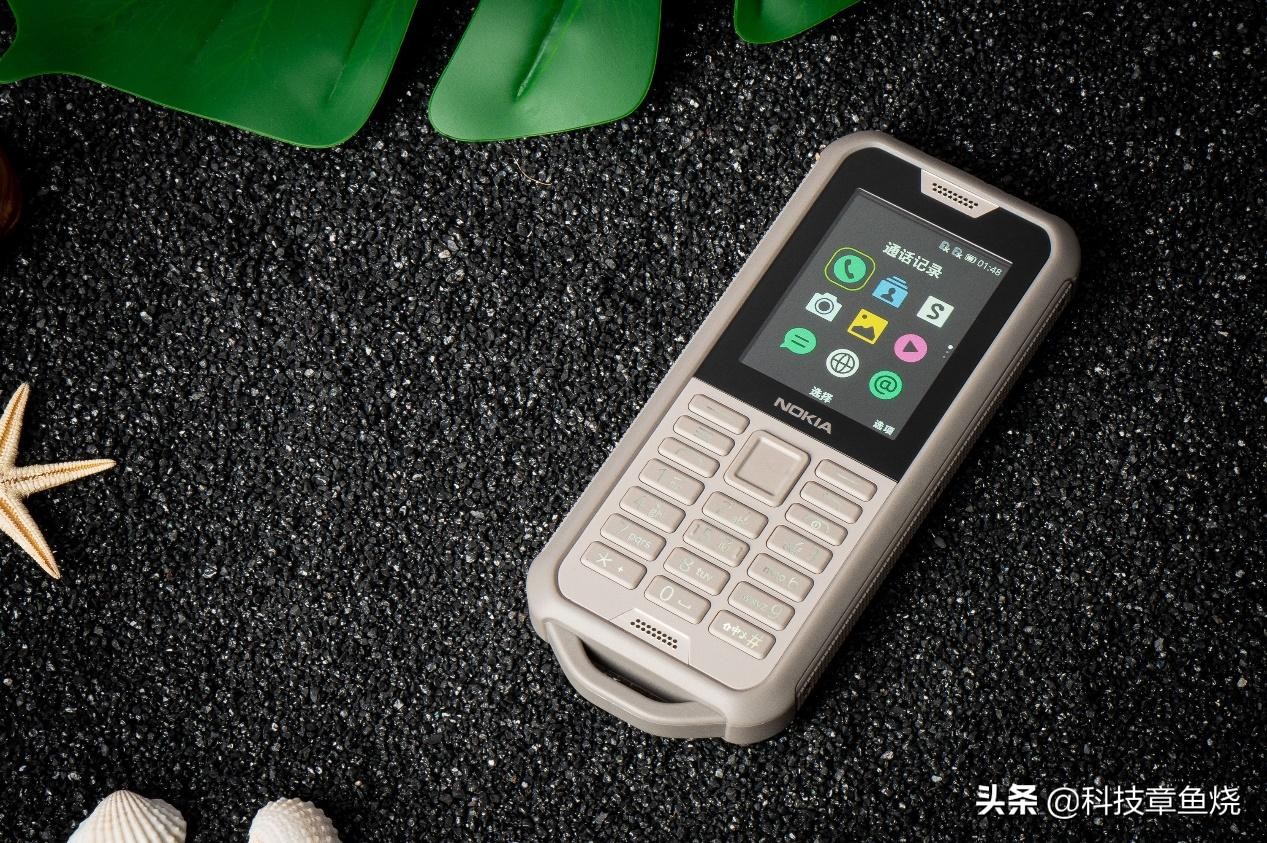 内味道十足的Nokia800，是青春的气息