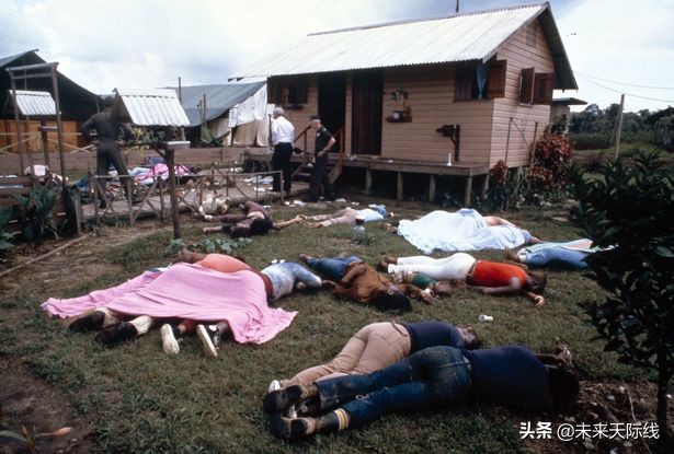 美国史上最大规模自杀，美军搬运尸体用了三天