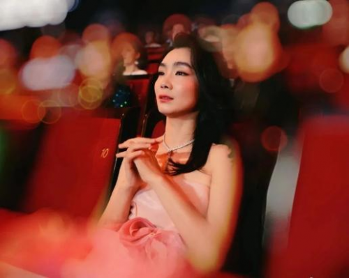 又美又飒！这是一条实力与颜值并存的推送……