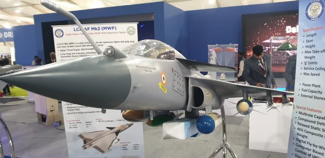 国产“光辉”不如鹰狮和F-16？印度专家：安全飞行20年说明它优秀