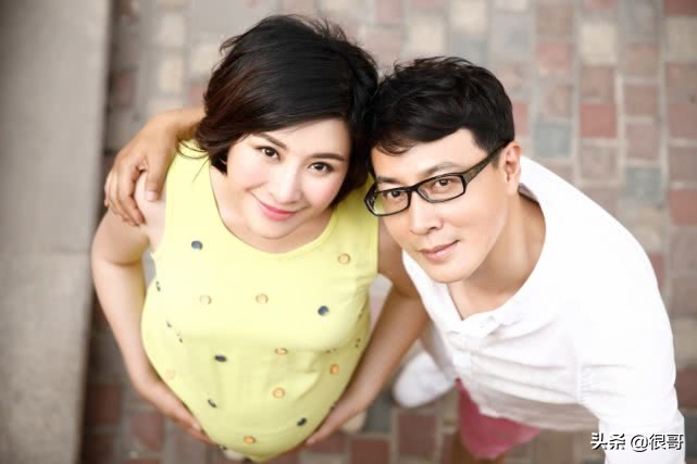 At foreign Wang Yajie " diplomatic wind and cloud " in act Qiao Guanhua's couple, they also are husband and wife in the life