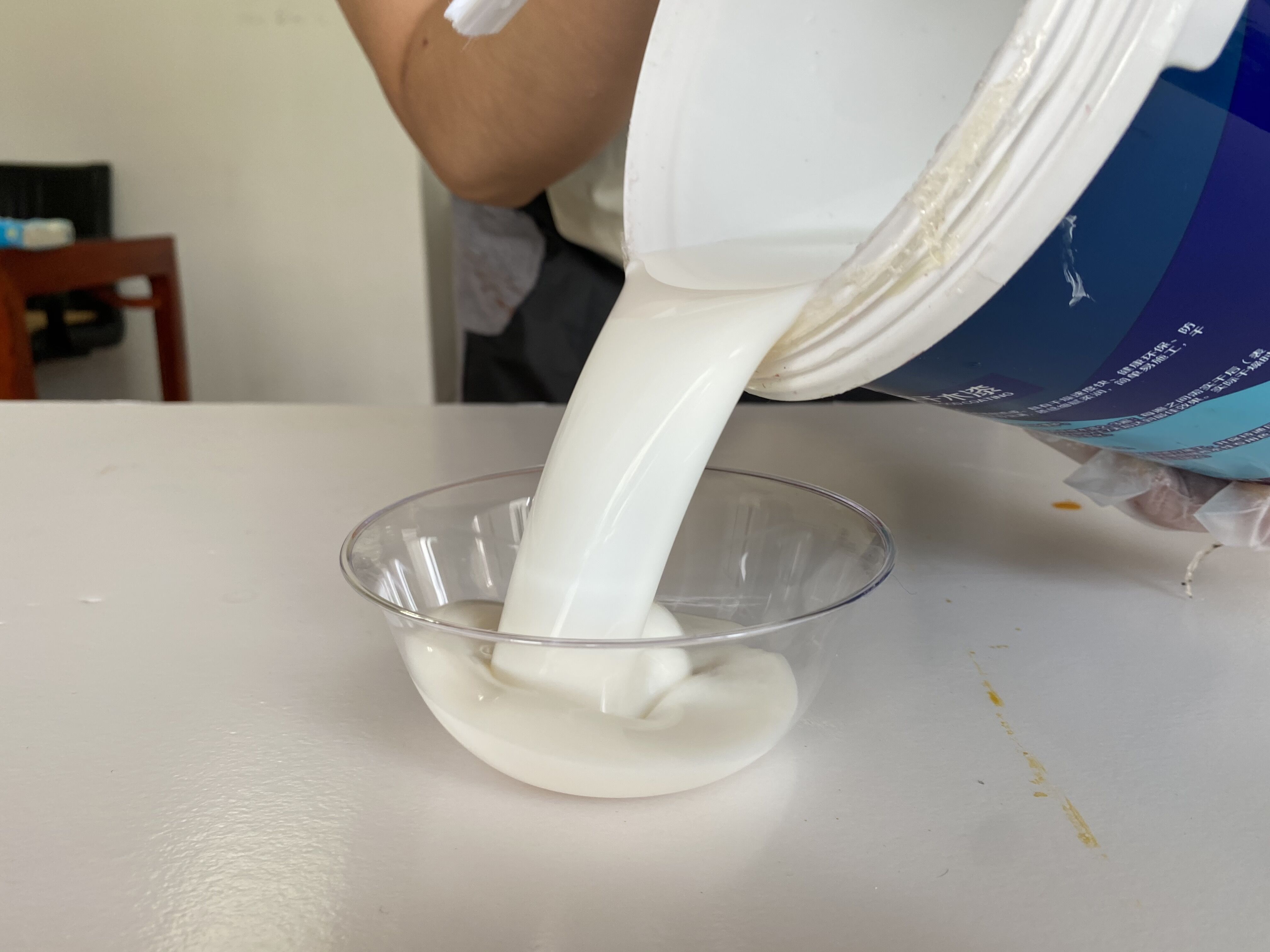 如何挑選優(yōu)質的水性漆？