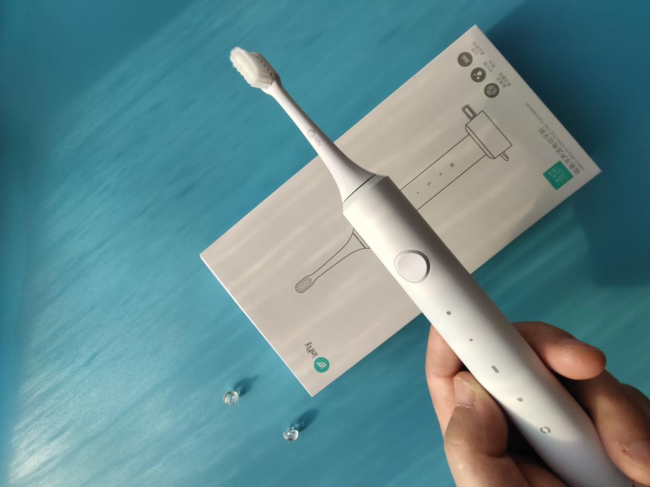 磁悬浮让牙齿清洁更彻底，infly T03S声波电动牙刷体验