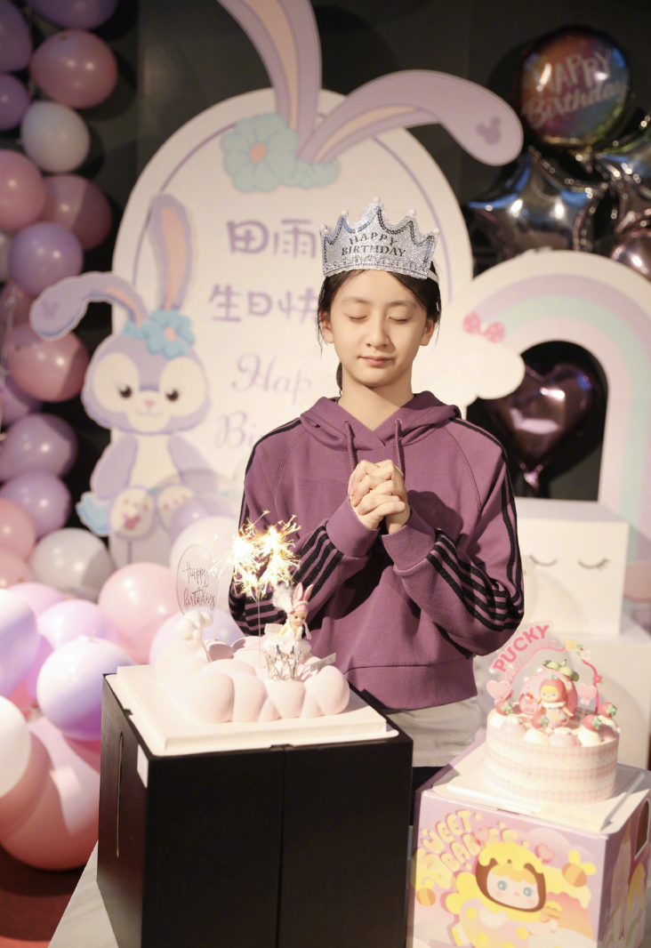 田亮葉一茜為13歲女兒慶生，森碟和爸爸共用一張臉，乖巧又美麗