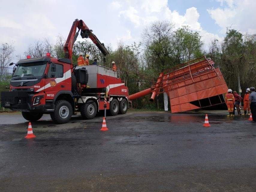 缅甸遭遇强风暴雨冰雹袭击，多个城市一片狼藉