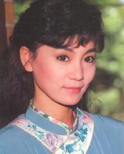 10年前丈夫意外坠楼去世，膝下无儿无女，如今刘雪华过得怎么样？