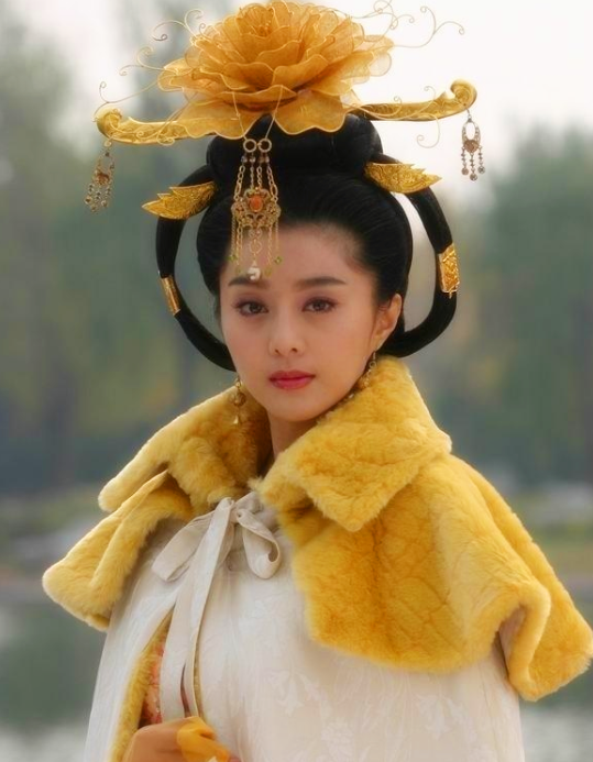 2018年，穆晓光为了保住范冰冰，将自己送进了牢房