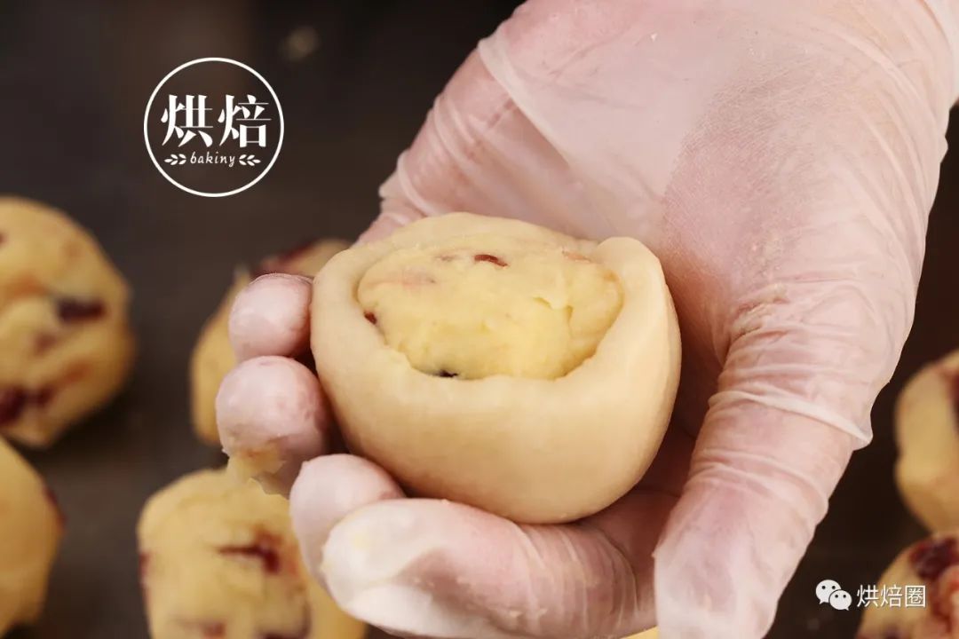 不用炒馅的绿豆饼，这样做皮薄馅多，清热降火，香甜可口