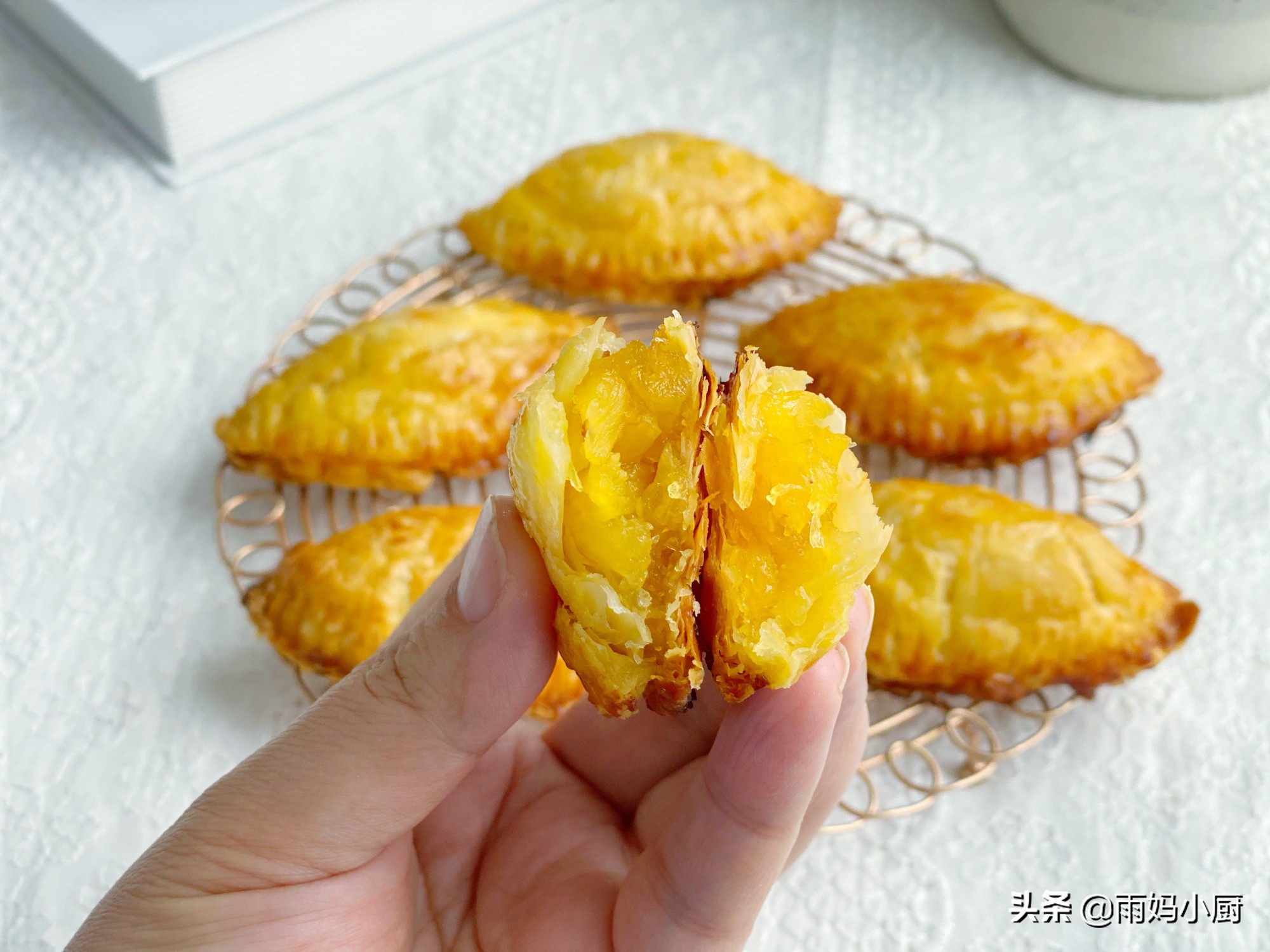 香酥掉渣的菠蘿酥，用蛋撻皮就能做，外酥里香，懶人一看也會做