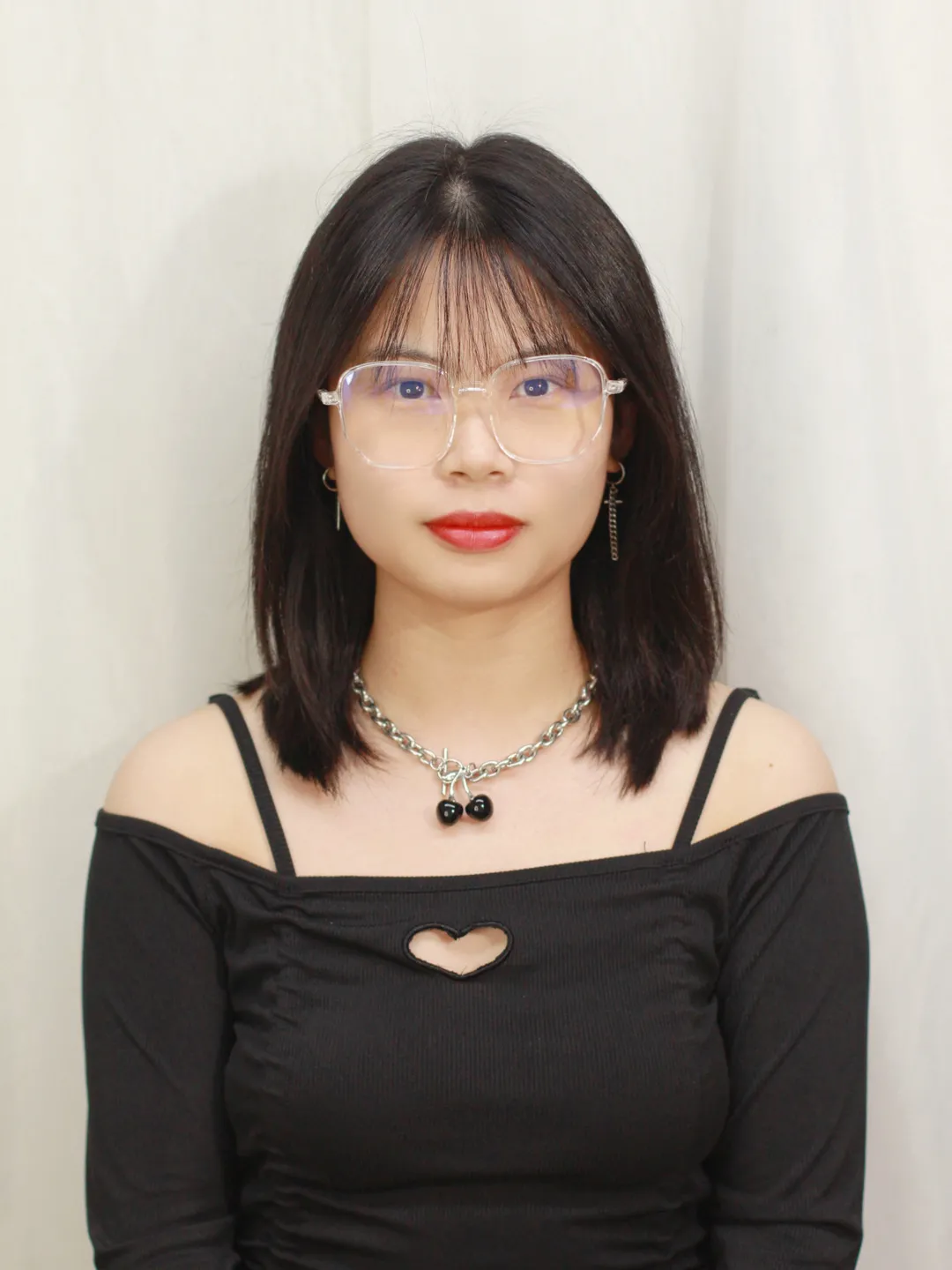 女生長期戴眼鏡與不戴眼鏡,到底有什么區別?