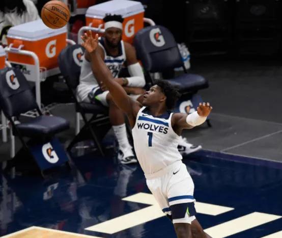 新秀的墳墓？新科狀元郎首秀表現不佳，球隊球權太過集中，分給他的實在太少了…（影）-黑特籃球-NBA新聞影音圖片分享社區