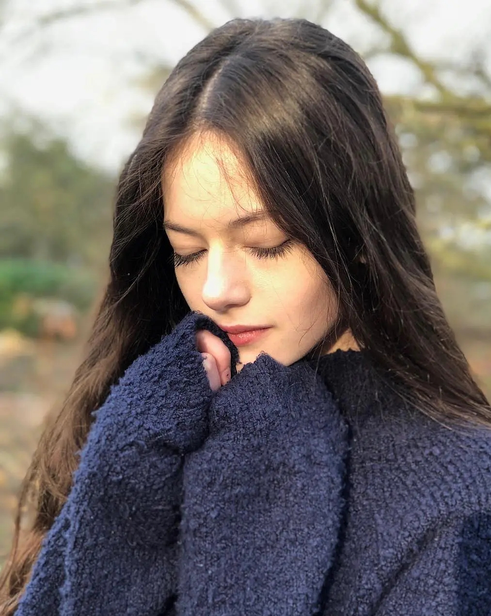 “暮光之城”那个小女孩如今已经21岁了，昔日的