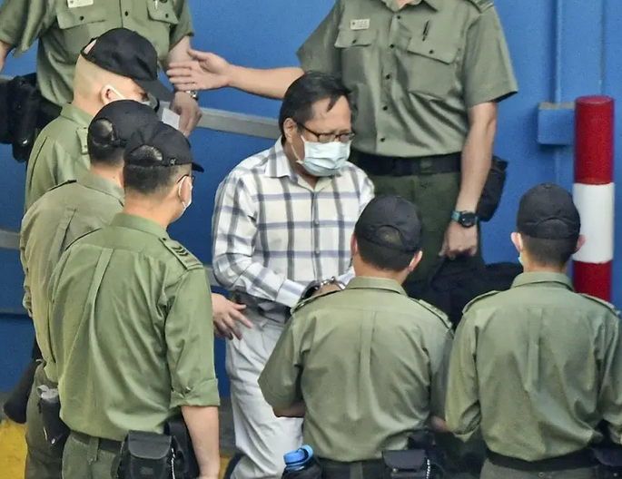 何俊仁畏罪辞职！港版四号汉奸罪孽深重，狱中跳船妄想逃避制裁