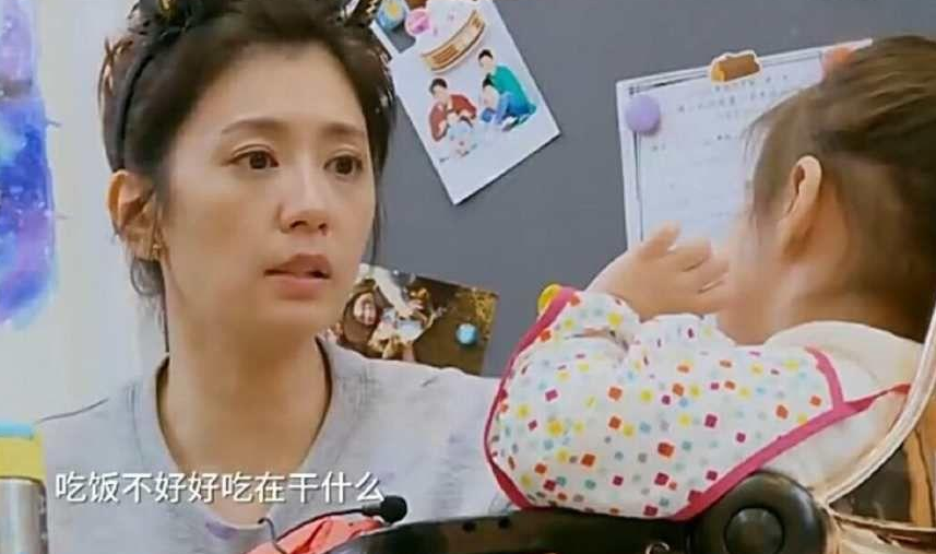 賈靜雯育兒觀獲贊，大女兒乖巧、咘咘波妞靈動，三姐妹各具特色