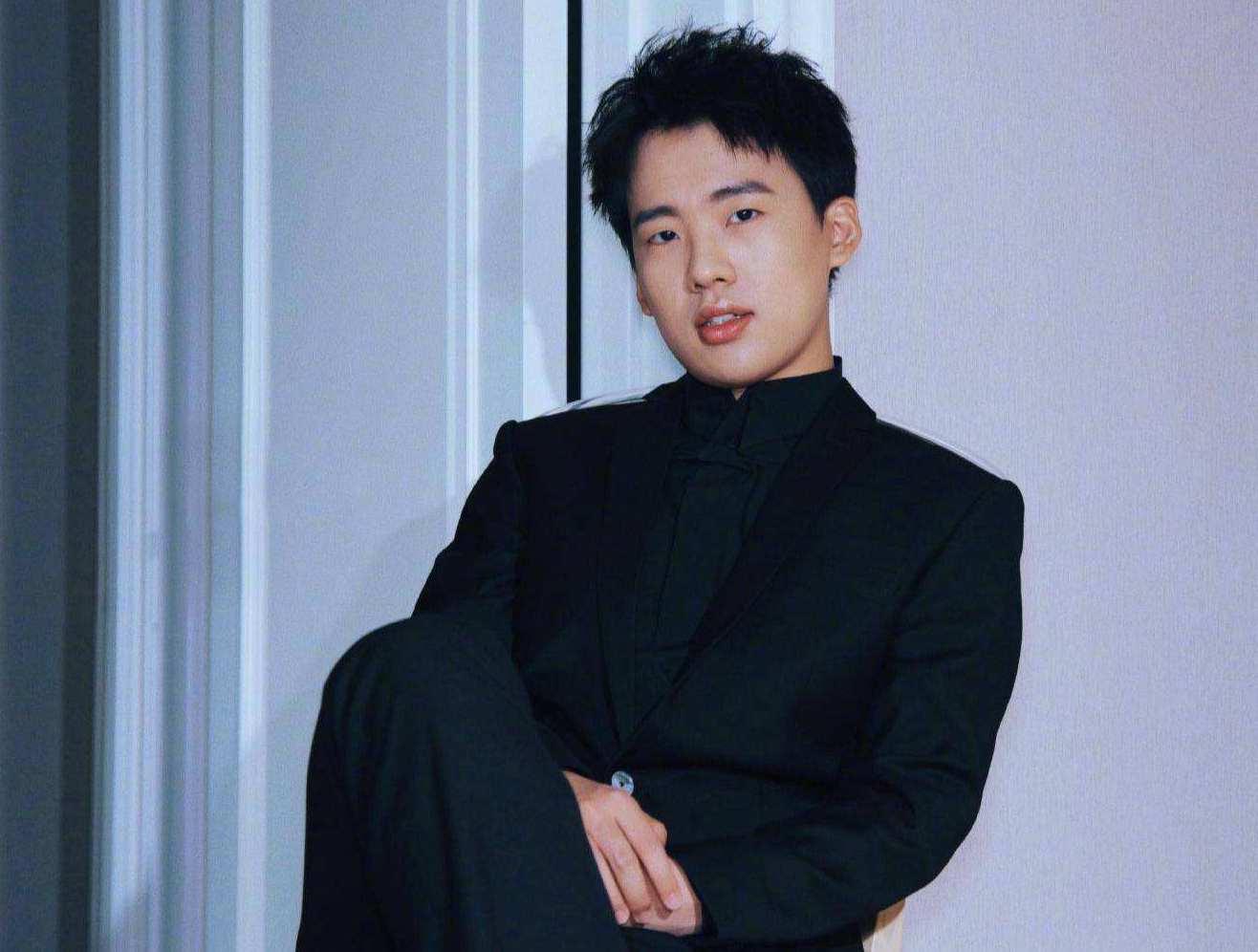 同为德云社演员，郭麒麟为啥没有像张云雷孟鹤