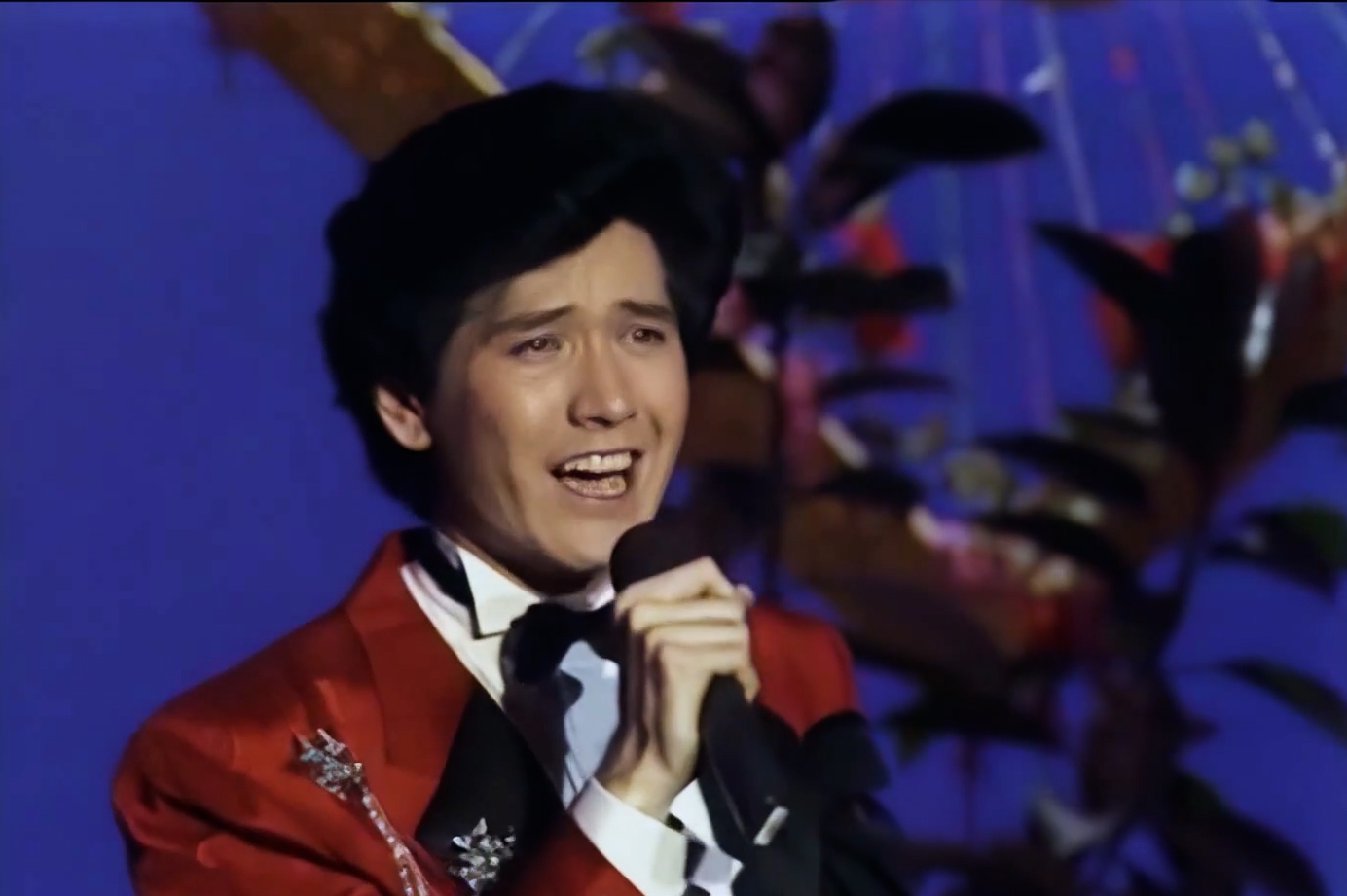 34年前春晚爆红后又去了美国发展，费翔现在过得