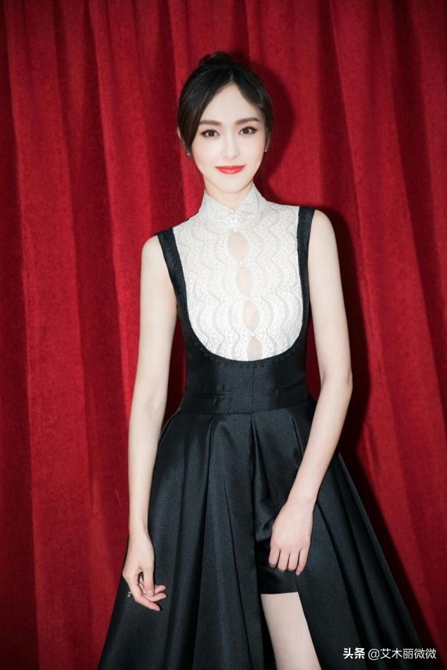 唐嫣、唐艺昕两位甜妹同台亮相，终于明白气质比长相重要多了