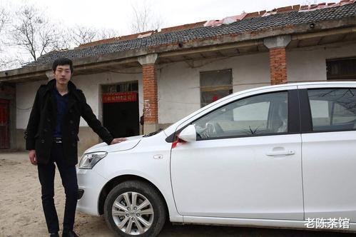 “地不种，房空着，车放着”，农村3个现象，专