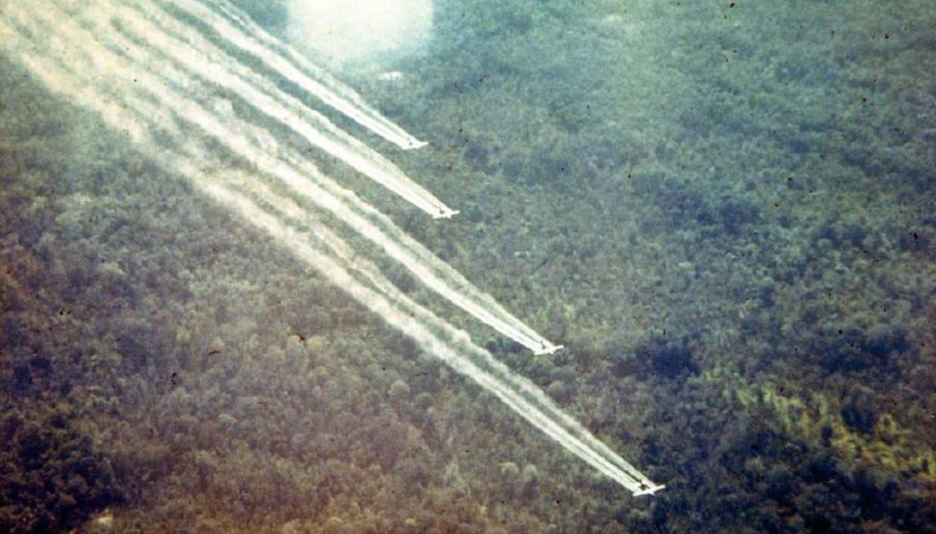 蓬佩奧又潑髒水，華春瑩：請開放德特里克堡，讓世衛溯源以正視聽